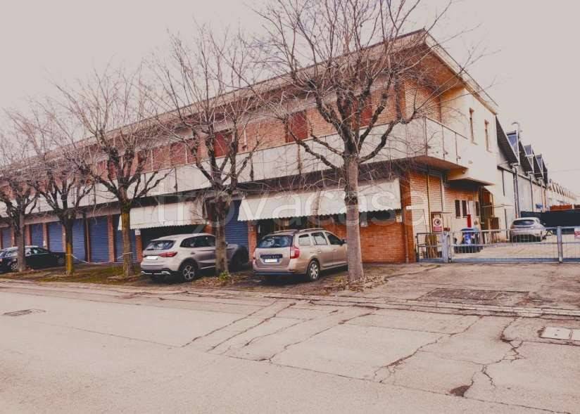 appartamento in vendita a Modena in zona Madonnina / Quattro Ville
