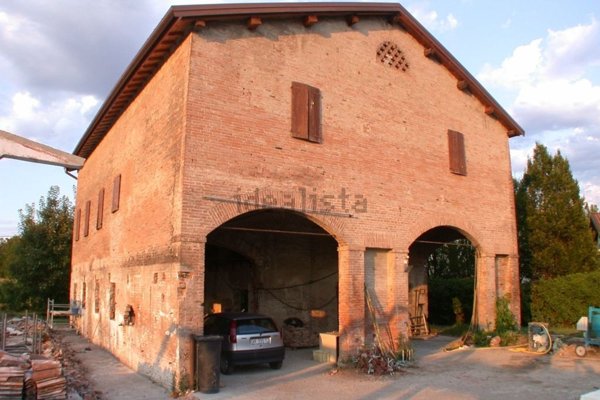 casale in vendita a Modena in zona Vaciglio