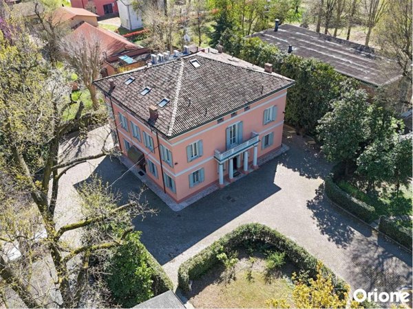 villa in vendita a Modena in zona Centro Storico