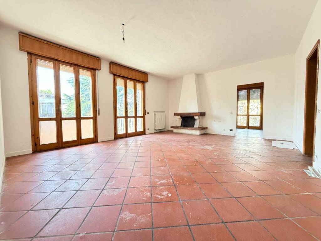 casa indipendente in vendita a Modena in zona Lesignana