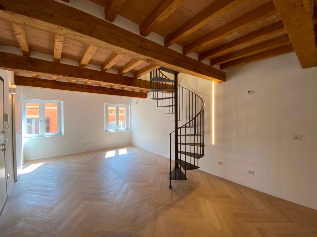 appartamento in vendita a Modena in zona Centro Storico