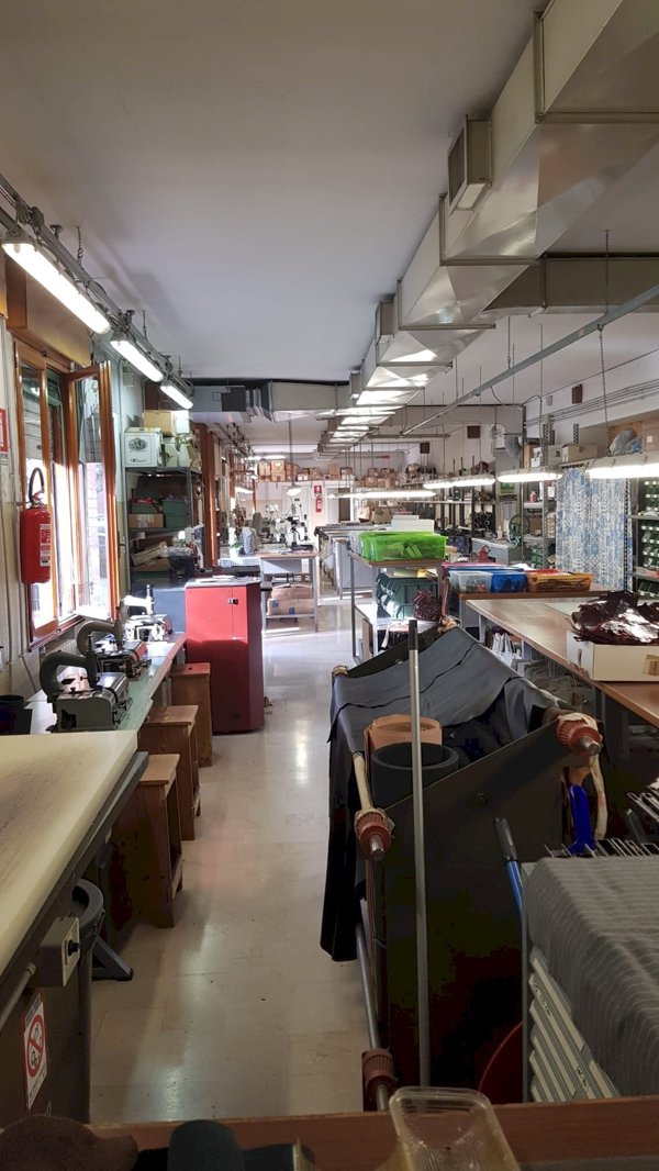 negozio in vendita a Modena in zona Sant'Agnese