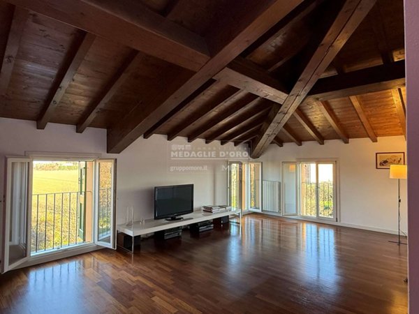 appartamento in vendita a Modena in zona Madonnina / Quattro Ville