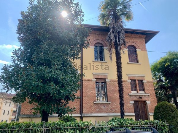 casa indipendente in vendita a Modena in zona Sant'Agnese