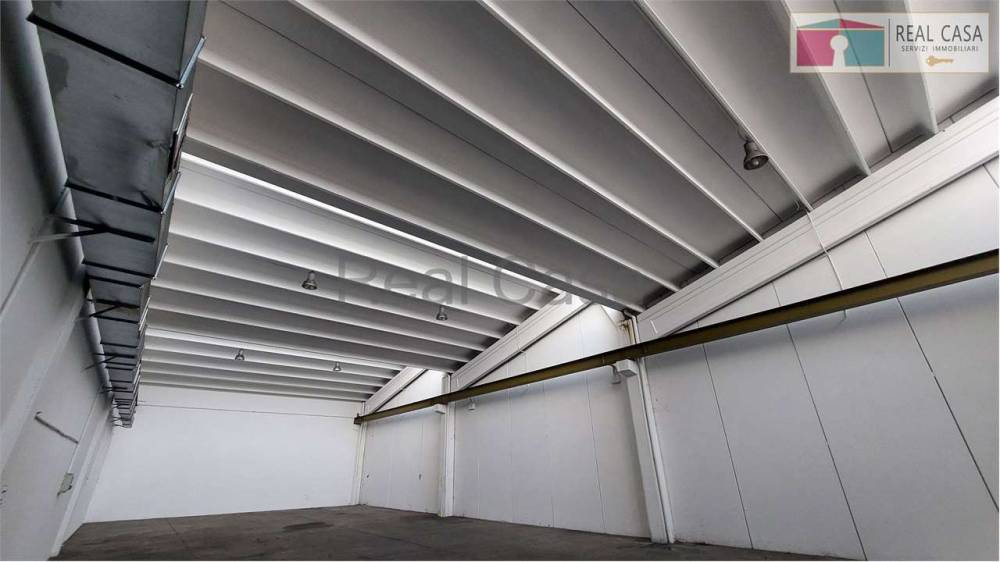 ufficio in vendita a Modena in zona San Lazzaro / Modena Est