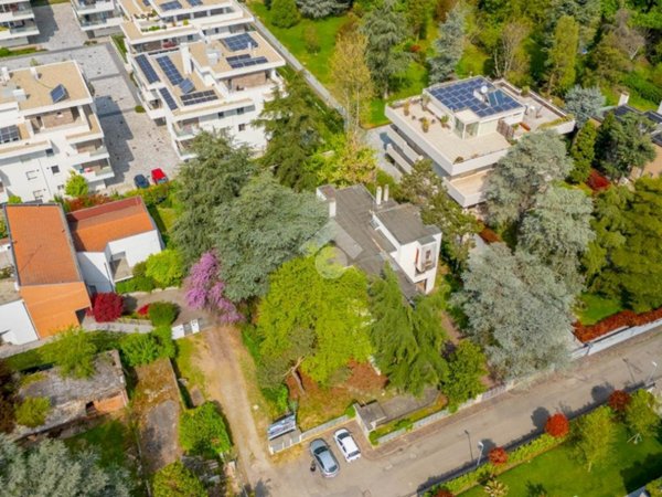 casa indipendente in vendita a Modena in zona San Faustino