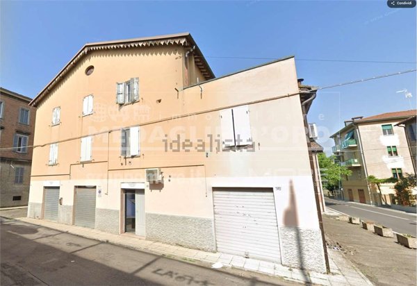 locale di sgombero in vendita a Modena in zona Crocetta