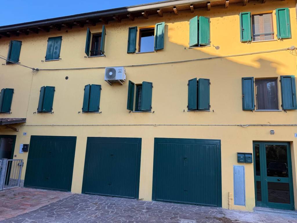 appartamento in vendita a Modena in zona San Lazzaro / Modena Est