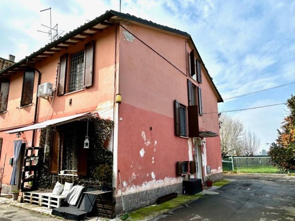 casa indipendente in vendita a Modena in zona Villanova