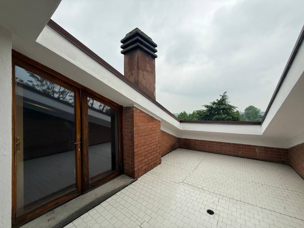 casa indipendente in vendita a Modena in zona Lesignana