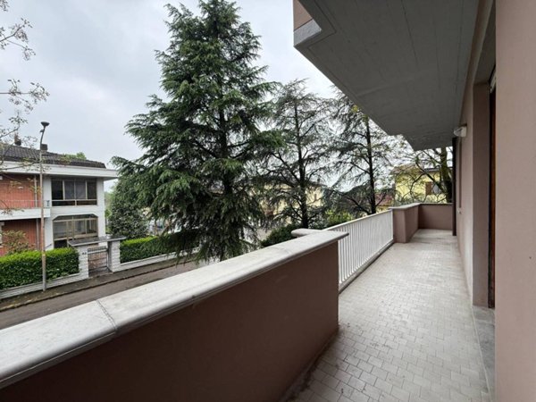 casa indipendente in vendita a Modena in zona Lesignana