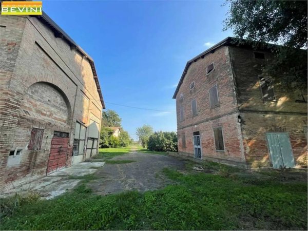 casa indipendente in vendita a Modena in zona Villanova
