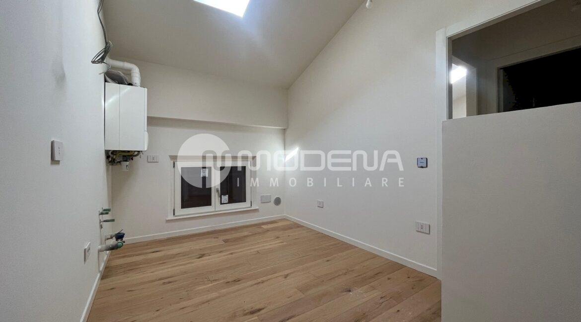 appartamento in vendita a Modena in zona Centro Storico