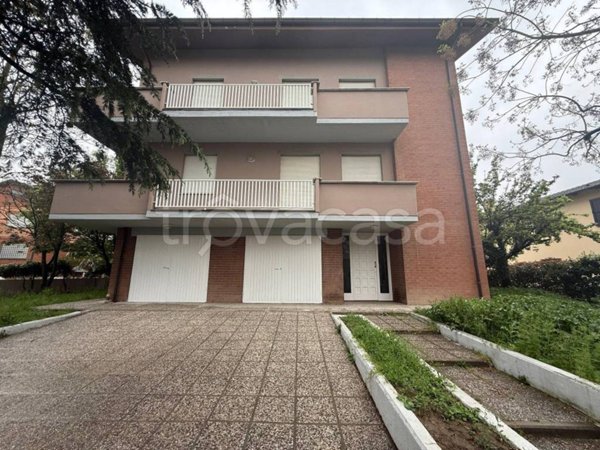 casa indipendente in vendita a Modena in zona Madonnina / Quattro Ville