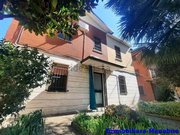 casa indipendente in vendita a Modena in zona Portile