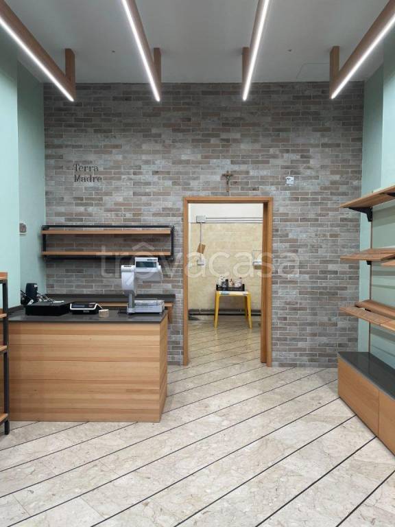 negozio in vendita a Modena in zona San Faustino