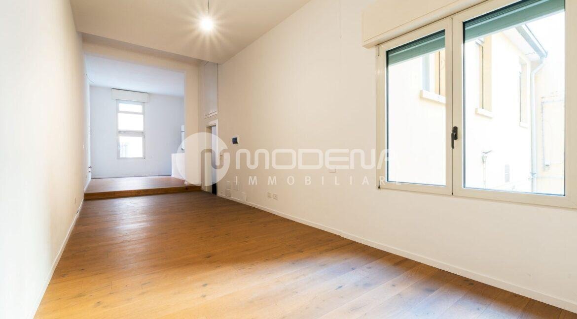 appartamento in vendita a Modena in zona Centro Storico