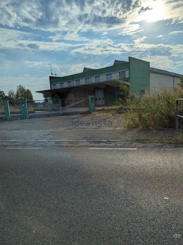 capannone in vendita a Modena in zona Madonnina / Quattro Ville