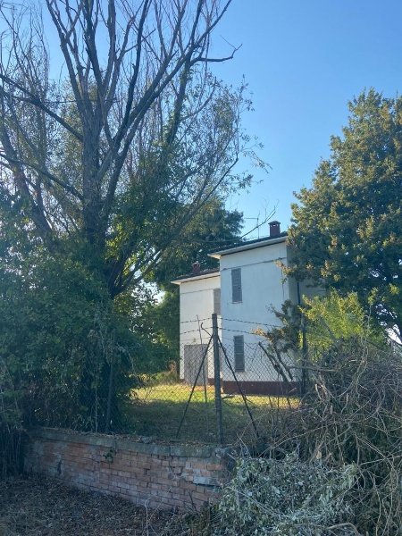 casa indipendente in vendita a Modena in zona Madonnina / Quattro Ville
