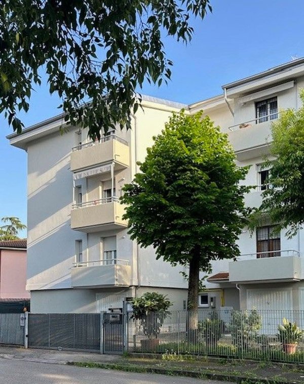 appartamento in vendita a Modena in zona Madonnina / Quattro Ville