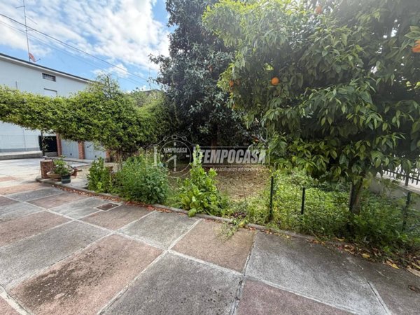 appartamento in vendita a Modena in zona Sant'Agnese