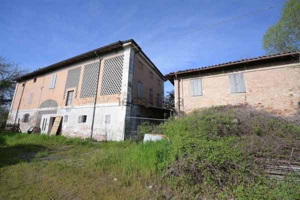 casa indipendente in vendita a Modena in zona Lesignana