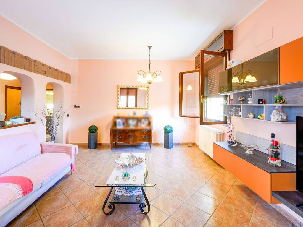 casa indipendente in vendita a Modena in zona Vaciglio