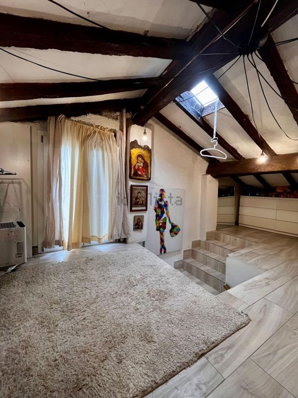 casa indipendente in vendita a Modena in zona Villanova