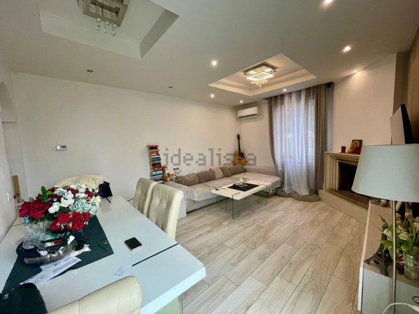 casa indipendente in vendita a Modena in zona Villanova