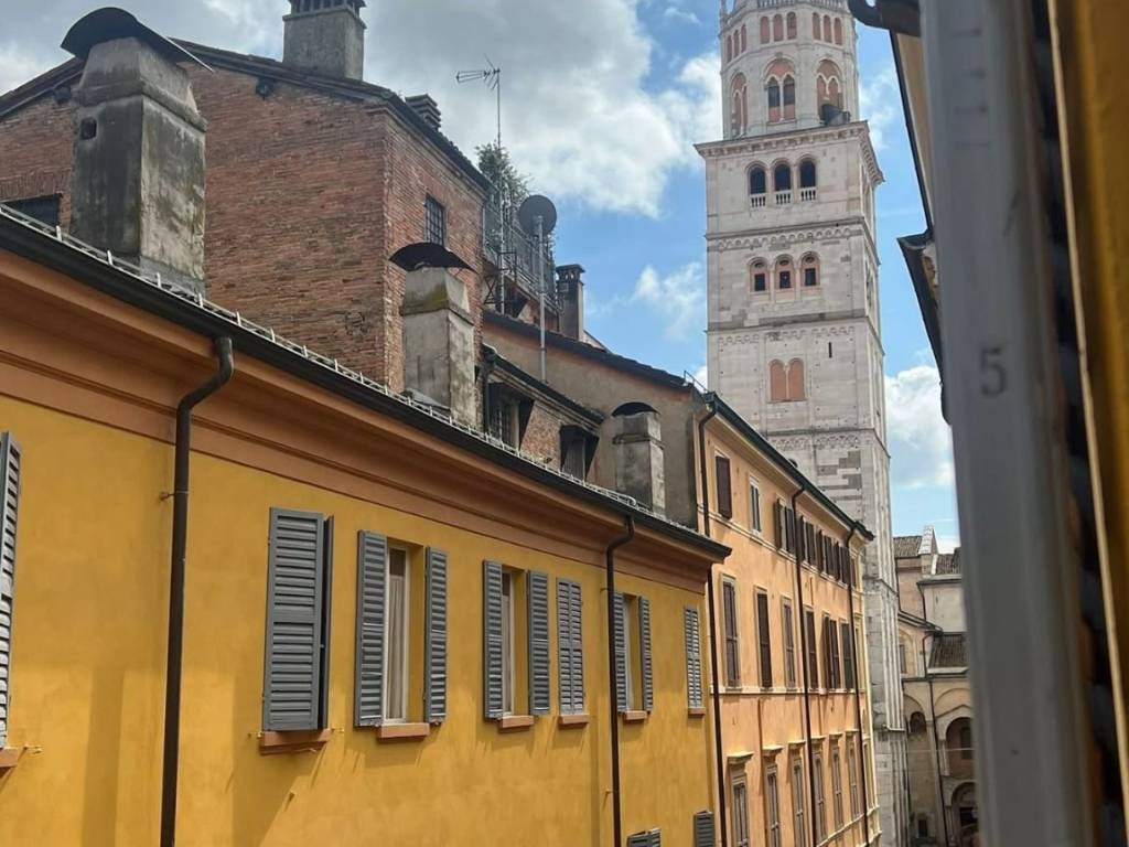 appartamento in vendita a Modena in zona Centro Storico