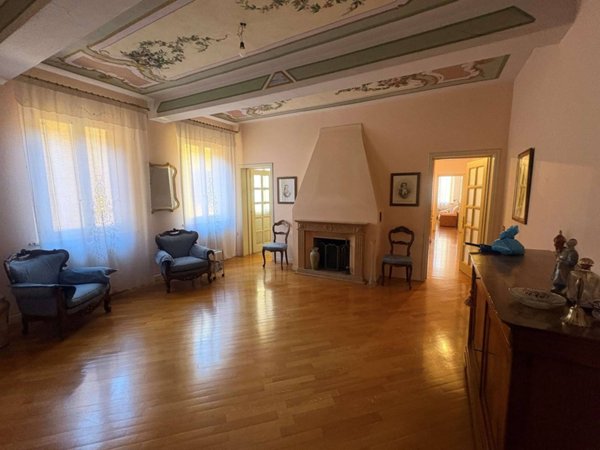 appartamento in vendita a Modena in zona Centro Storico