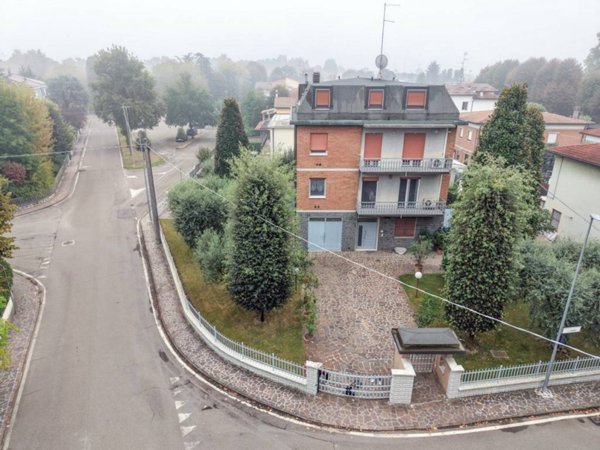 casa indipendente in vendita a Modena in zona Crocetta