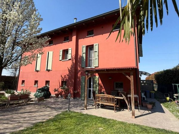 casa indipendente in vendita a Modena in zona Sant'Agnese