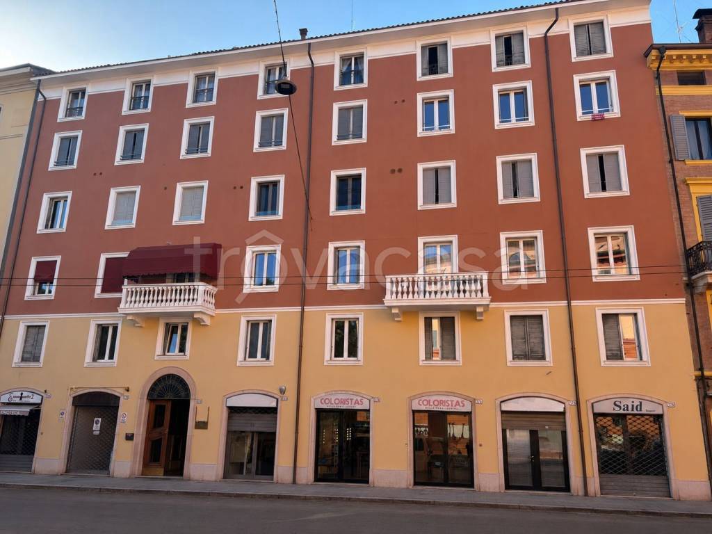 appartamento in vendita a Modena in zona Centro Storico