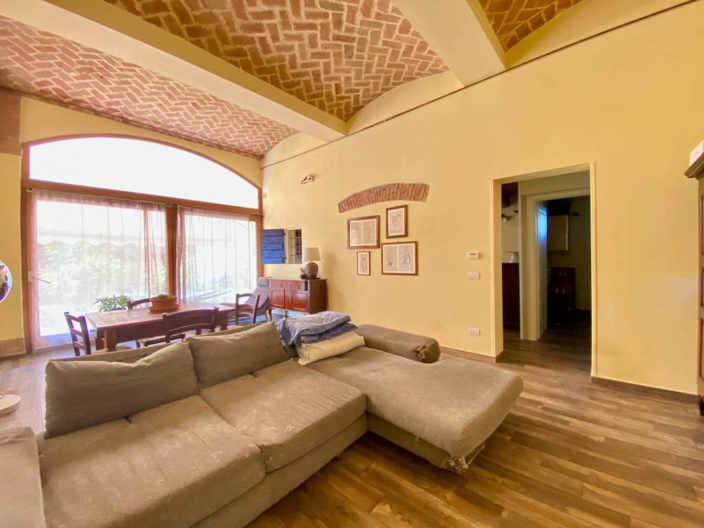 casa indipendente in vendita a Modena in zona Lesignana