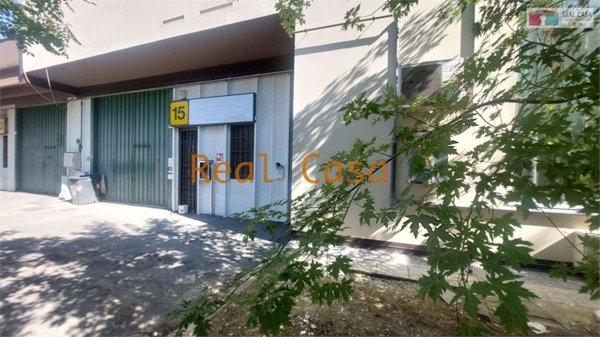 negozio in vendita a Modena