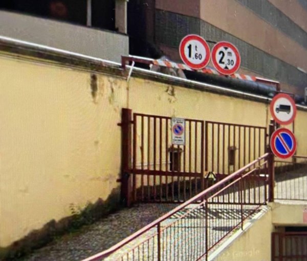 negozio in vendita a Modena in zona San Lazzaro / Modena Est