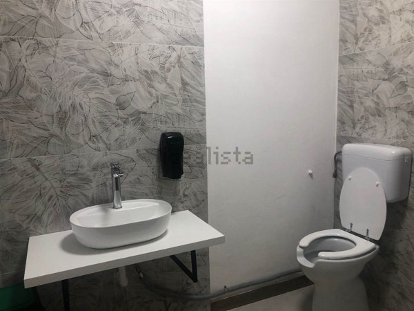 negozio in vendita a Modena in zona San Faustino