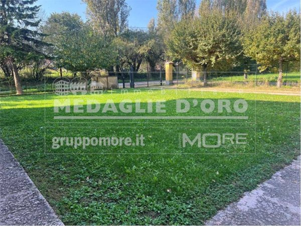 casa indipendente in vendita a Modena in zona Madonnina / Quattro Ville