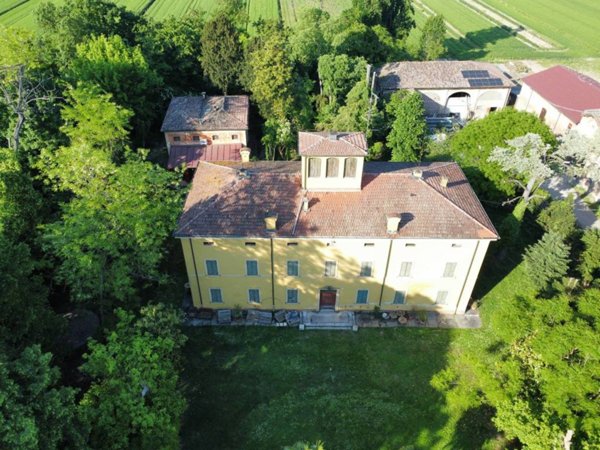 villa in vendita a Modena in zona Villanova