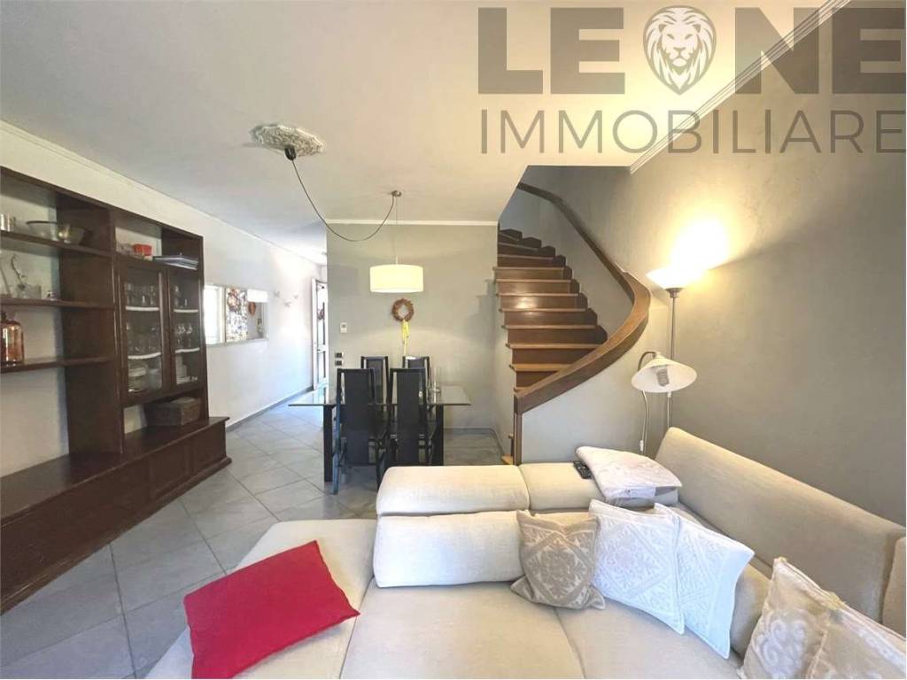 casa indipendente in vendita a Modena in zona Crocetta