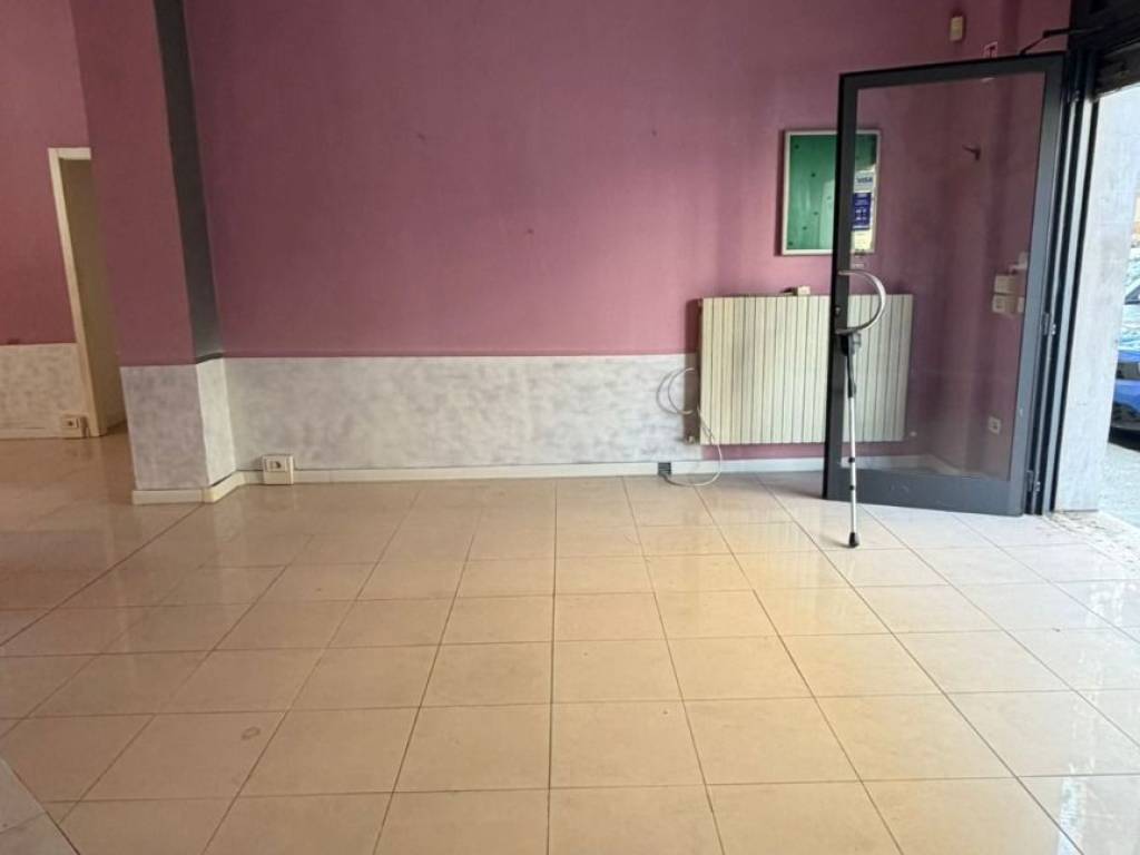 negozio in vendita a Modena in zona San Lazzaro / Modena Est