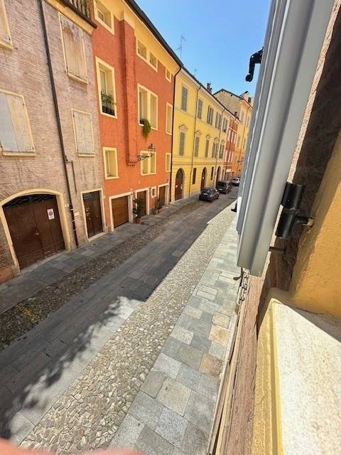 appartamento in vendita a Modena in zona Centro Storico
