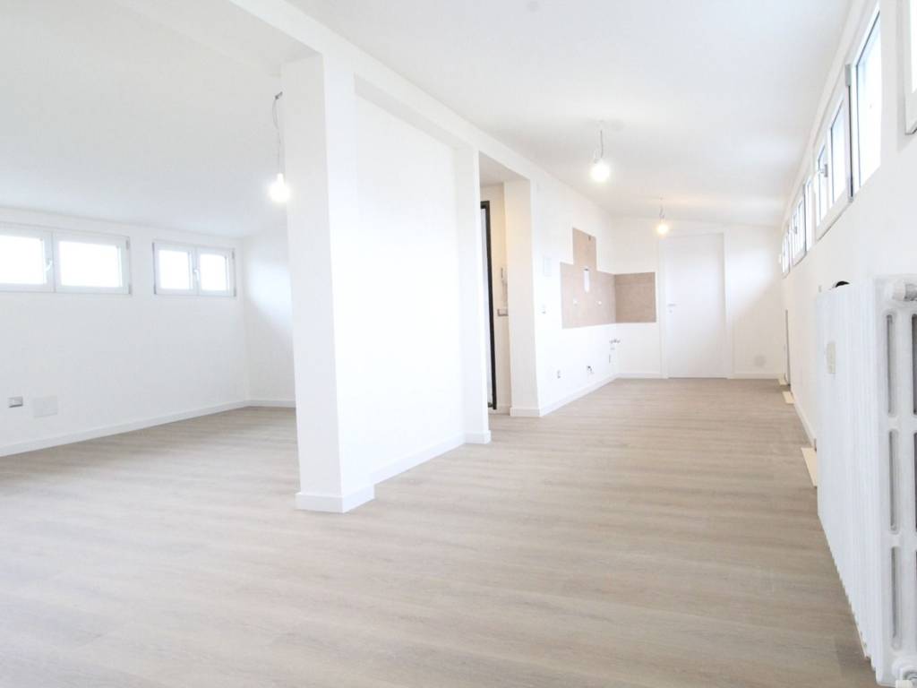 appartamento in vendita a Modena in zona Madonnina / Quattro Ville