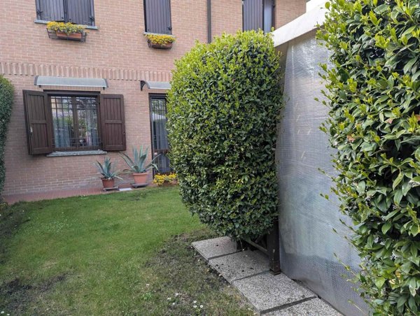 casa indipendente in vendita a Modena in zona Cittanova