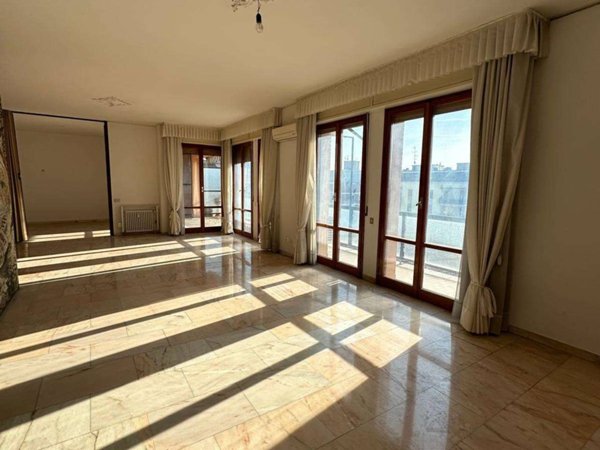 appartamento in vendita a Modena in zona San Lazzaro / Modena Est