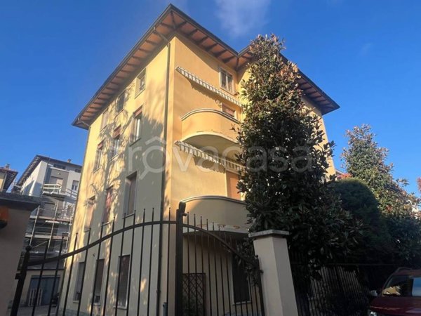 appartamento in vendita a Modena in zona Amendola