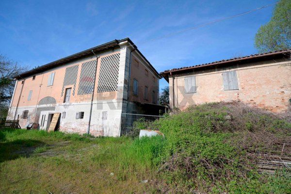 casa indipendente in vendita a Modena in zona Lesignana