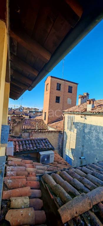 appartamento in vendita a Modena in zona Centro Storico