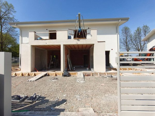 casa indipendente in vendita a Modena in zona Cognento